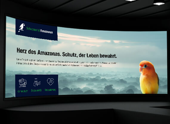 Ein Präsentationsdesign im extremen Horizontalformat illustriert eindrucksvoll den Umweltschutz im Amazonasgebiet, mit großflächigen Bildern üppiger Regenwälder, lebendigen Farben und informativen Grafiken, die die Bedeutung von Nachhaltigkeit und Naturschutz emotional vermitteln.